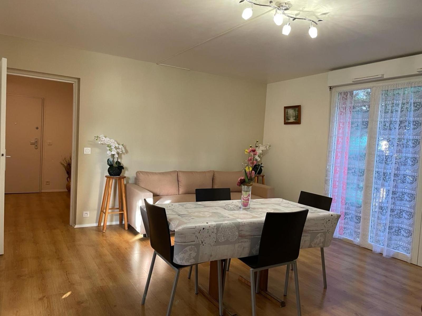 F3 Cosy A Cergy A 10 Minutes De La Gare Cergy Prefecture Et Proche Essec Appartement Buitenkant foto
